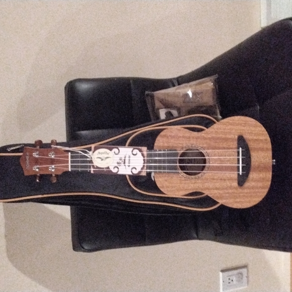 Donner DUS-100 21 in Ukulele & Tuner - Picture 3 of 3